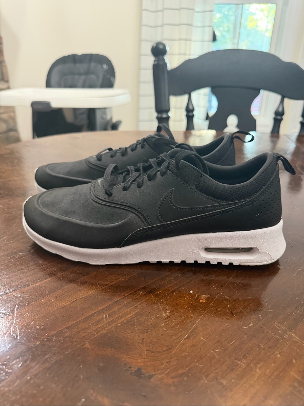 Nike Men’s Black & White Low-Top Sneakers